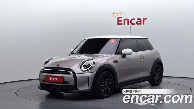 Mini Cooper 2024 — photo 1