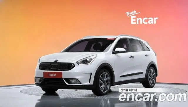 Kia Niro 2017 — photo 1