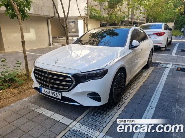 Mercedes-Benz E-Class 2024 — photo 1