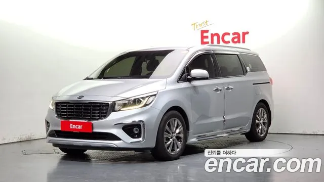 Kia Canival 2020 — photo 1