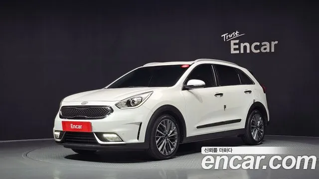Kia Niro 2017 — photo 1