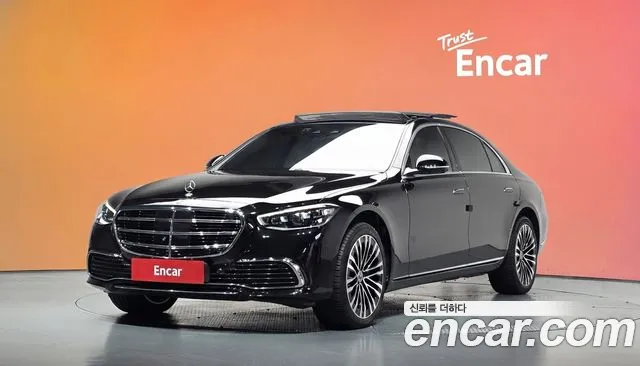 Mercedes-Benz S-Class 2023 — photo 1