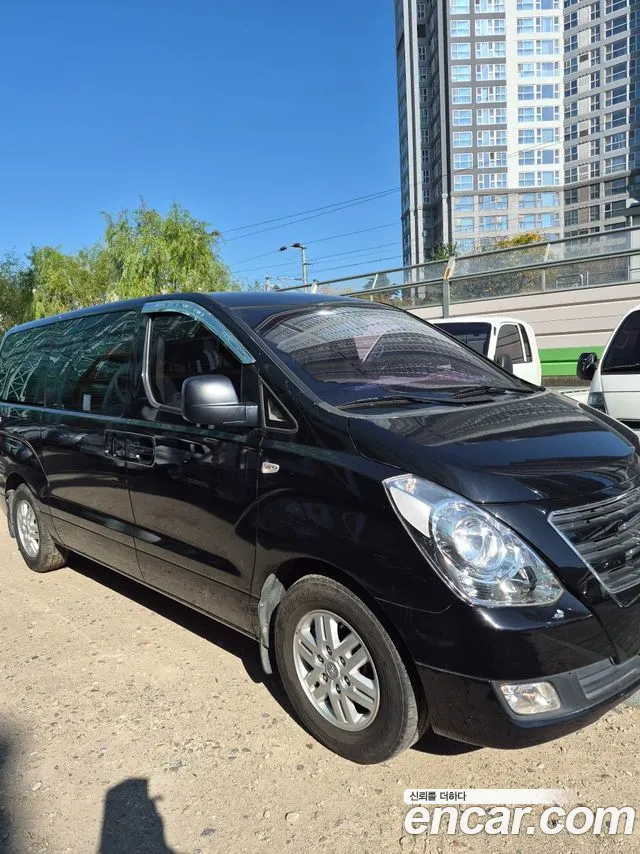 Hyundai Starex 2017 — photo 1