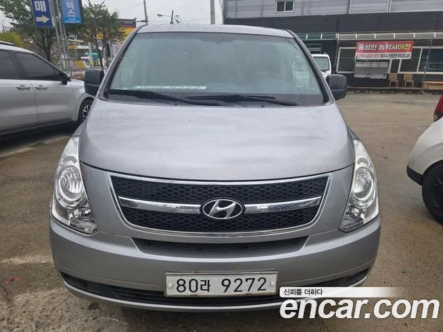 Hyundai Starex 2011 — photo 1