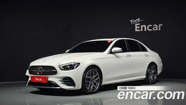 Mercedes-Benz E-Class 2023 — photo 1
