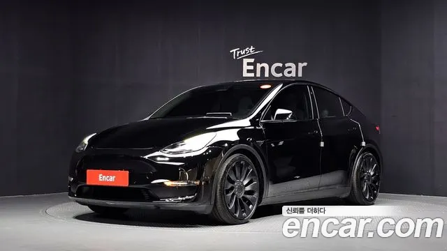 Tesla Model Y 2022 — photo 1