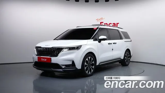 Kia Canival 2023 — photo 1