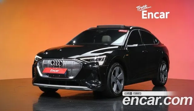 Audi e-tron 2021 — photo 1