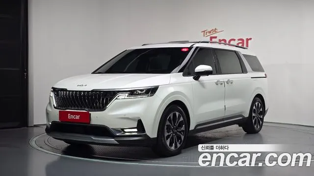 Kia Canival 2021 — photo 1