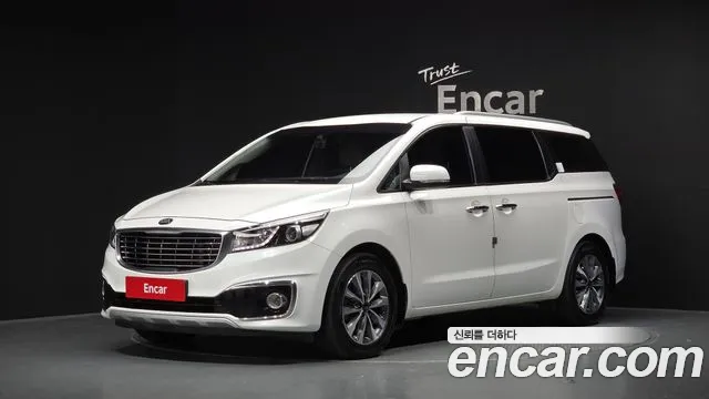 Kia Canival 2015 — photo 1