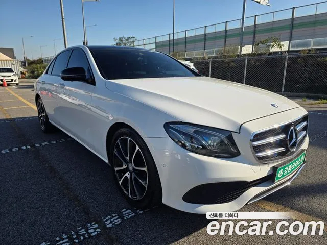 Mercedes-Benz E-Class 2017 — photo 1