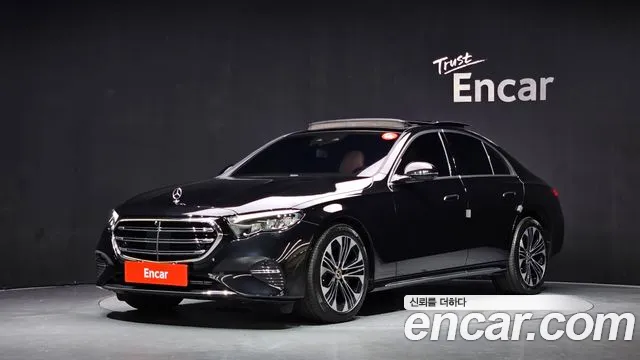 Mercedes-Benz E-Class 2024 — photo 1