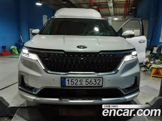 Kia Canival 2021 — photo 1