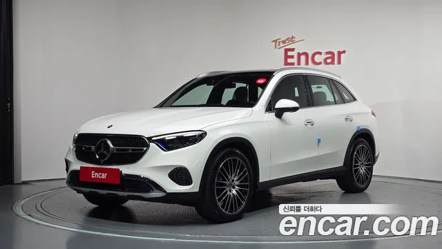Mercedes-Benz GLC-Class 2026 — photo 1