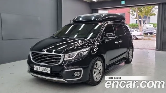 Kia Canival 2016 — photo 1