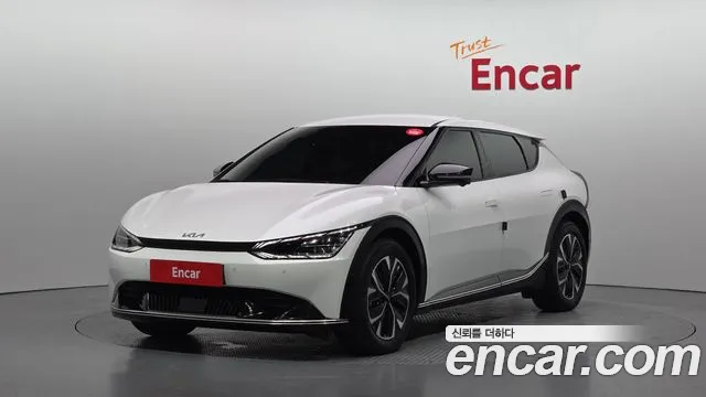 Kia EV6 2023 — photo 1