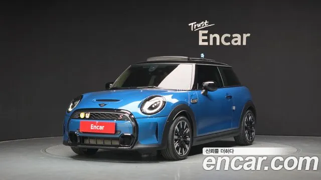 Mini Cooper 2022 — photo 1