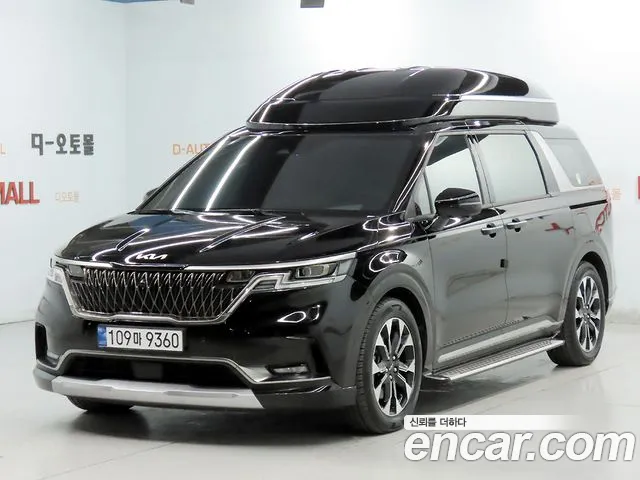 Kia Canival 2023 — photo 1