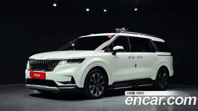 Kia Canival 2022 — photo 1