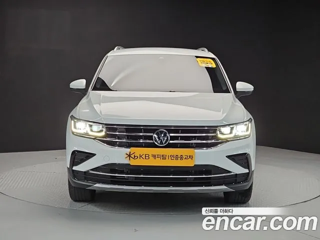 Volkswagen Tiguan 2022 — photo 1