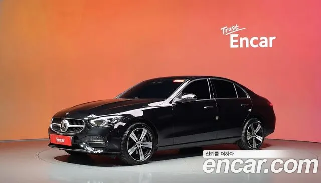 Mercedes-Benz C-Class 2026 — photo 1
