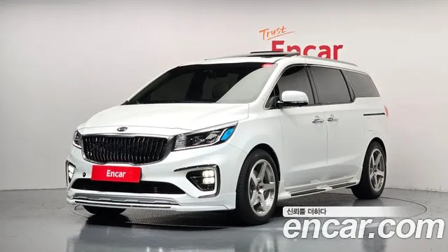 Kia Canival 2019 — photo 1