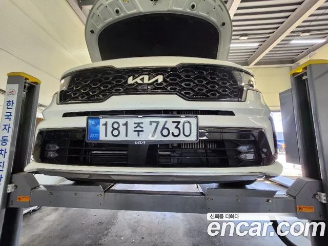 Kia Sorento 2023 — photo 1
