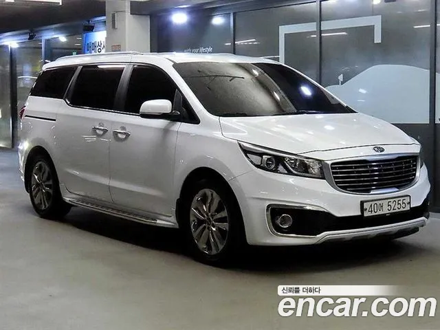 Kia Canival 2015 — photo 1