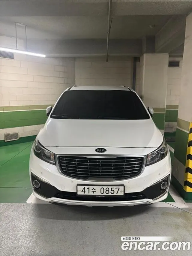 Kia Canival 2016 — photo 1