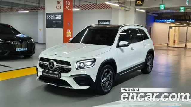 Mercedes-Benz GLB-Class 2023 — photo 1