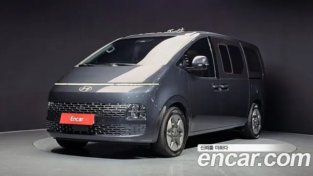 Hyundai Staria 2025 — photo 1
