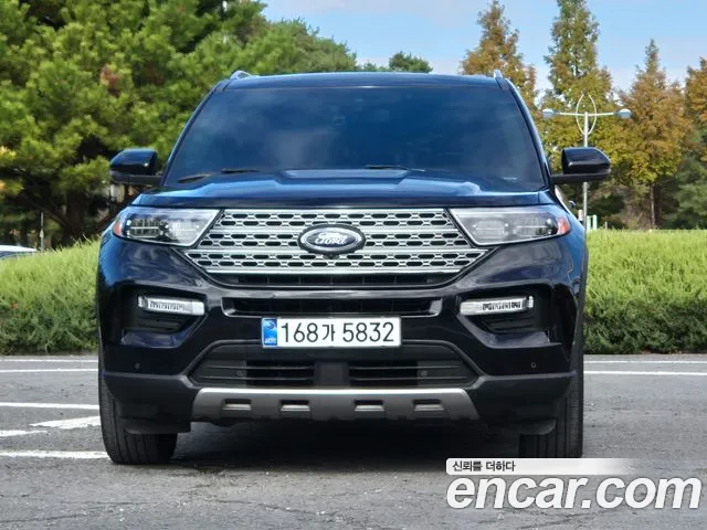 Ford Explorer 2021 — photo 1