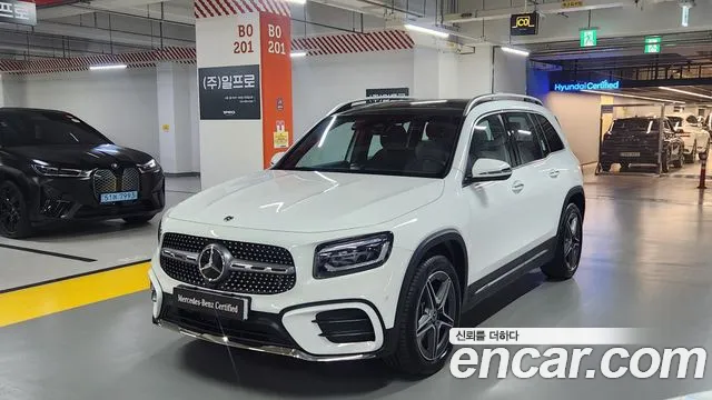 Mercedes-Benz GLB-Class 2026 — photo 1