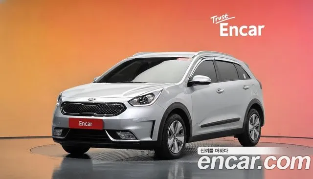 Kia Niro 2018 — photo 1