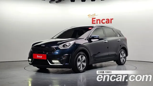 Kia Niro 2018 — photo 1