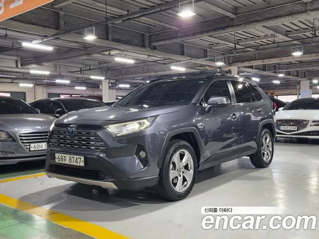 Toyota RAV4 2019 — photo 1