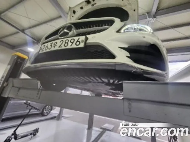 Mercedes-Benz C-Class 2019 — photo 1