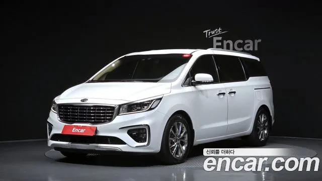 Kia Canival 2020 — photo 1
