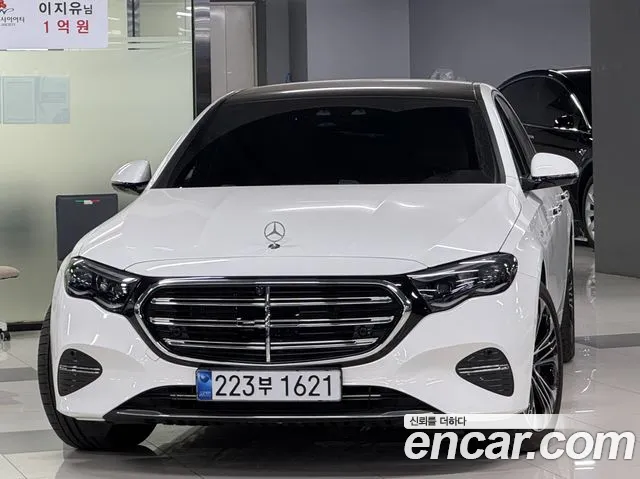 Mercedes-Benz E-Class 2025 — photo 1
