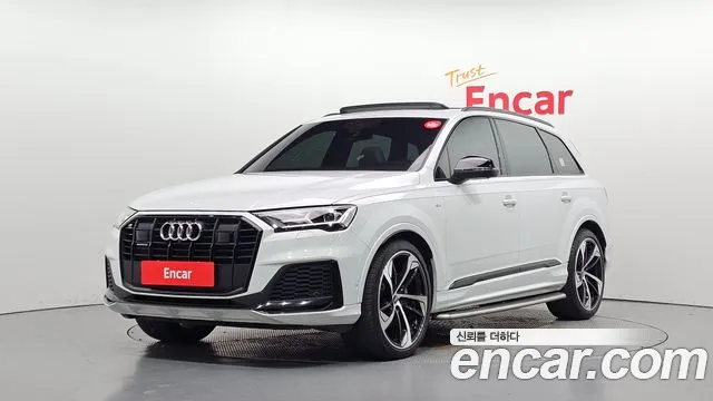 Audi Q7 2022 — photo 1