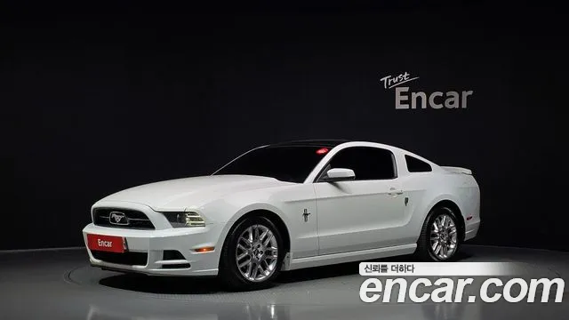 Ford Mustang 2014 — photo 1