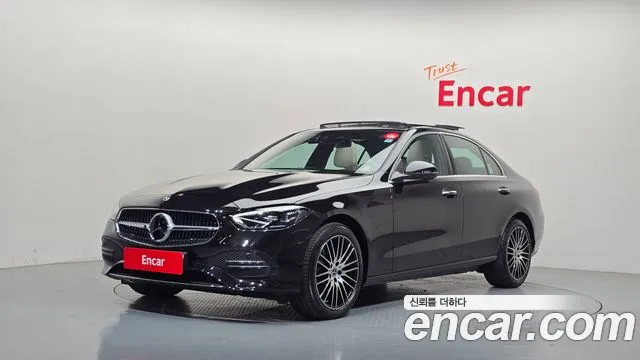 Mercedes-Benz C-Class 2026 — photo 1