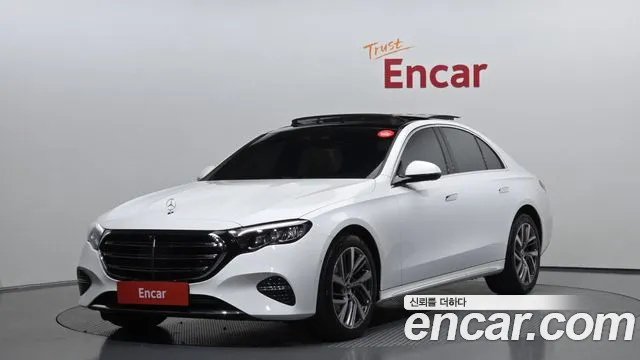 Mercedes-Benz E-Class 2024 — photo 1