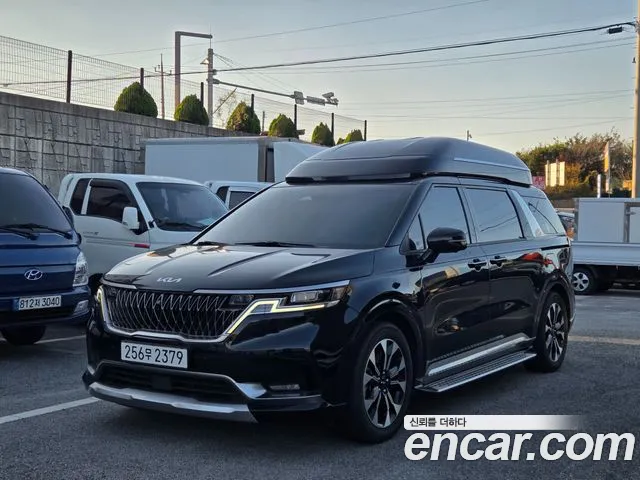 Kia Canival 2023 — photo 1