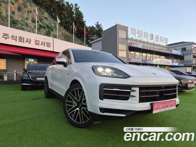 Porsche Cayenne 2024 — photo 1