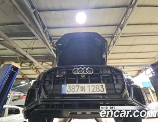 Audi SQ8 2020 — photo 1