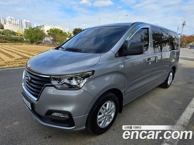 Hyundai Starex 2019 — photo 1