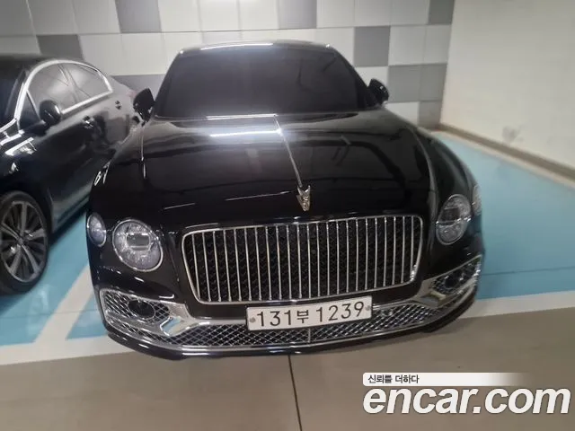 Bentley Flying Spur 2022 — photo 1