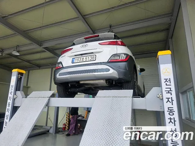 Hyundai Kona 2023 — photo 1
