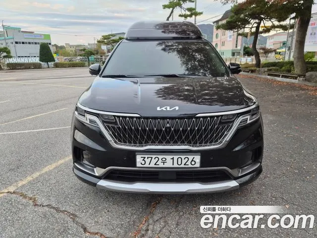 Kia Canival 2023 — photo 1